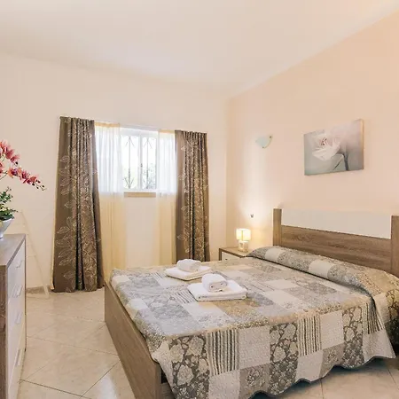 Pérola De - T1 Apartamento *